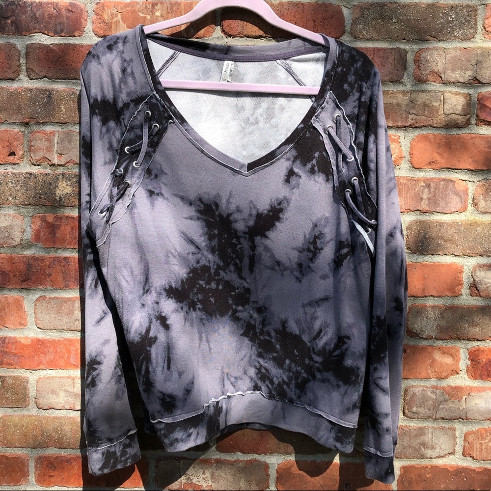 SOLD Mudd V-Neck Top Shades of Ombre’ Grey Large